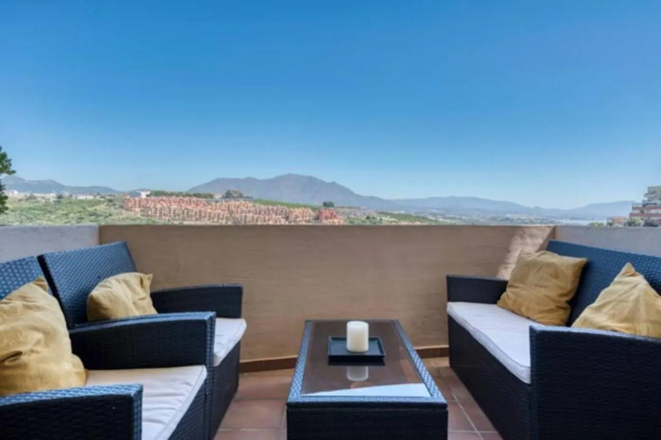 Wonderful 2 Bedroom Apartment Manilva