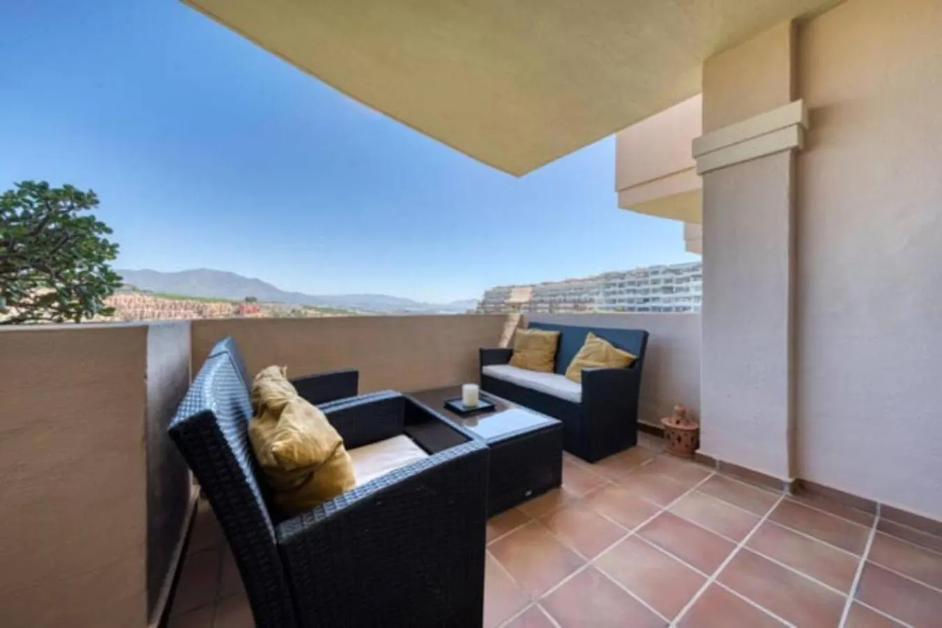 Wonderful 2 Bedroom Apartment Manilva Spanien