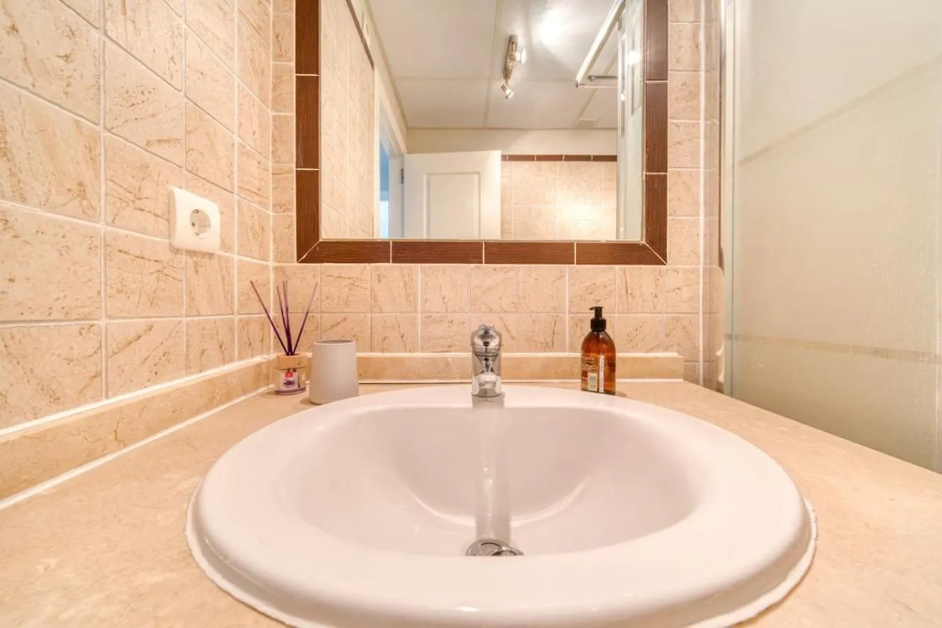 Wonderful 2 Bedroom Apartment Manilva
